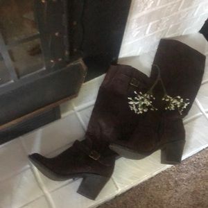 Classy, knee high 3” heeled boots